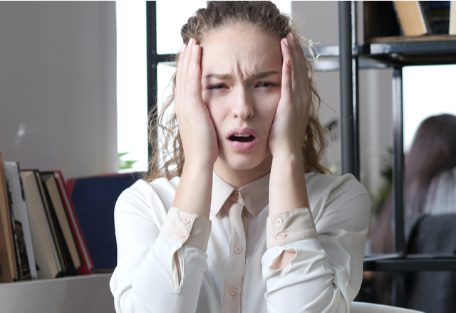 やっちゃった…！彼氏の前でしてしまった「失敗エピソード」