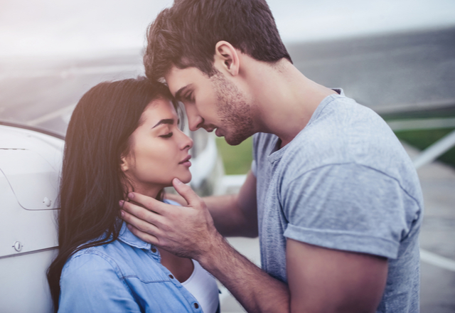 飽きられていない…？女性をムラっとさせる「キスハグ」が出来ているかテスト