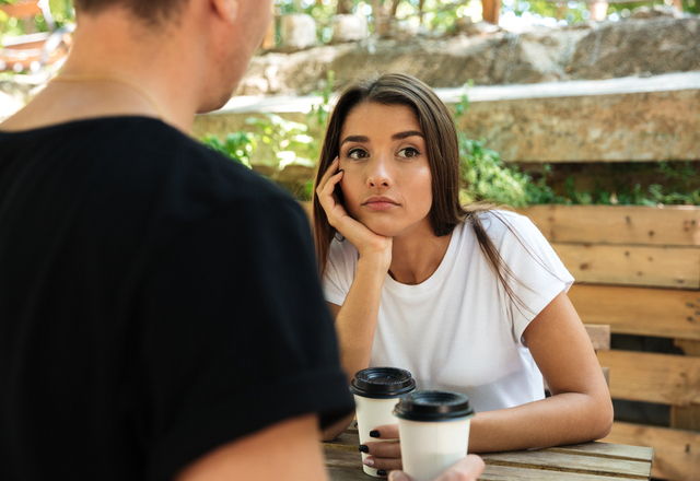 気づいて欲しい…女性がさり気なく出す【脈ナシサイン】4つ