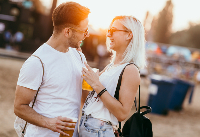 コレするだけで変わる？！モテ男がしてる「女性がキュンとするしぐさ」4選