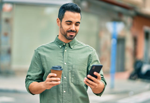 「頑張って！」じゃ無難すぎる？男性を癒す【女性からの励ましLINE】