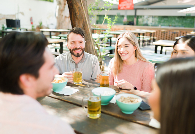 初対面の人を警戒しがち？！1分で分かる【人見知り度】チェック！