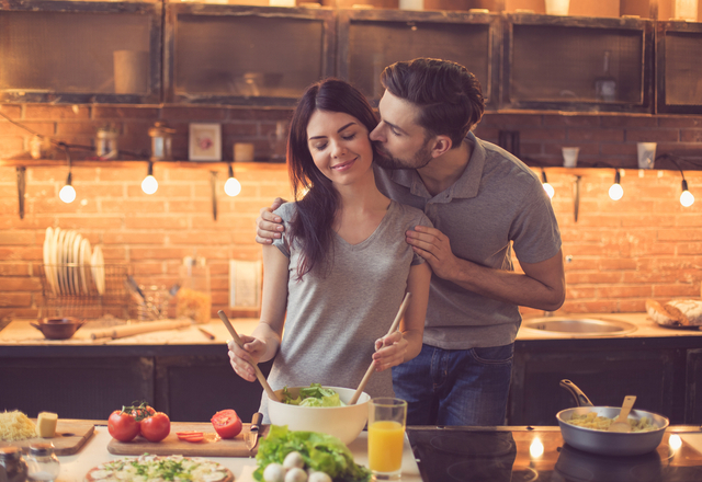 知らなかった…！妻が「実は大好きでたまらない」夫のしぐさ＜夜Ver.＞