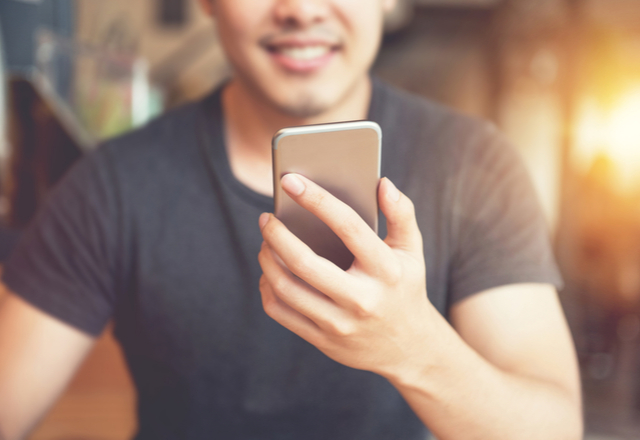 今すぐギューしたい～♡男性がニヤついちゃう「会いたいLINE」って？