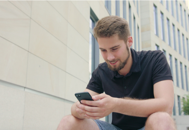 実は遊びまくってる？！【LINE】で見抜く彼の「チャラ男度」チェック