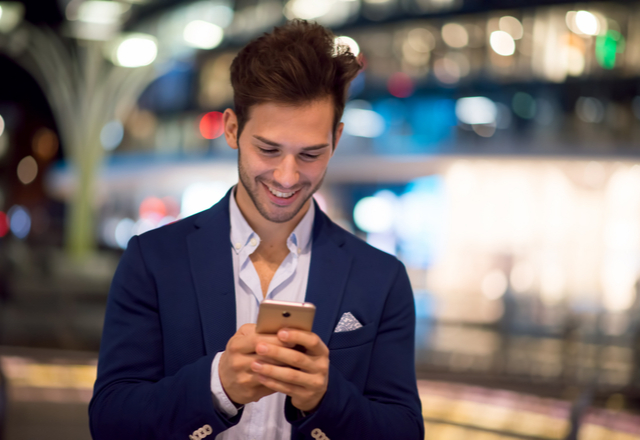 「まだかな？♡」男性が待ち遠しくなる「ちょうどいいLINEのペース」って？