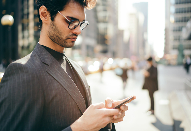 逆に苦手になりそう…男性が引いてしまう【LINEでの好きアピ】って？