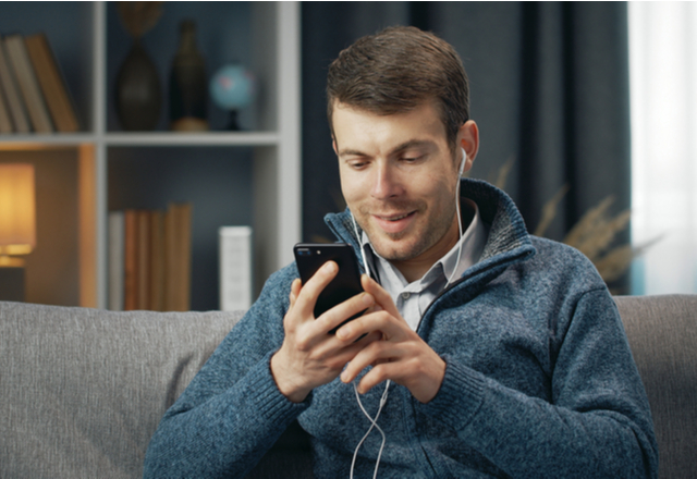 何話してる…？仲良し夫婦が「LINEでする会話」って？