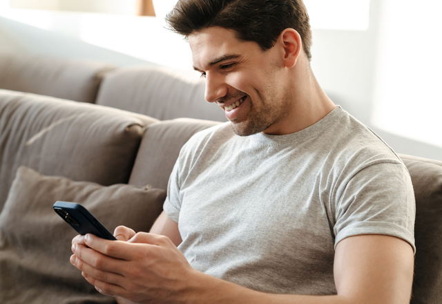 美しさがにじみ出てます…♡男性が惹かれる「大人女性からのLINE」4選