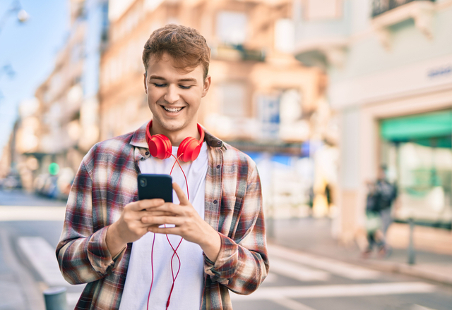 皆見てくれ〜！彼が周りに自慢したくなる【彼女からのLINE】4選