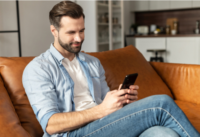 モテる女はもうやっている？！気になる彼への「お疲れLINE」