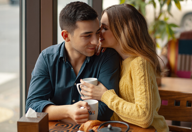 ドキドキする♡男性の心がトキメク【女性の激かわしぐさ】4選