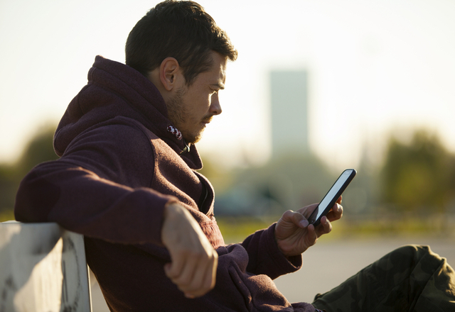 アナタの彼は浮気していない？LINEで彼の「誠実さをチェックする方法」