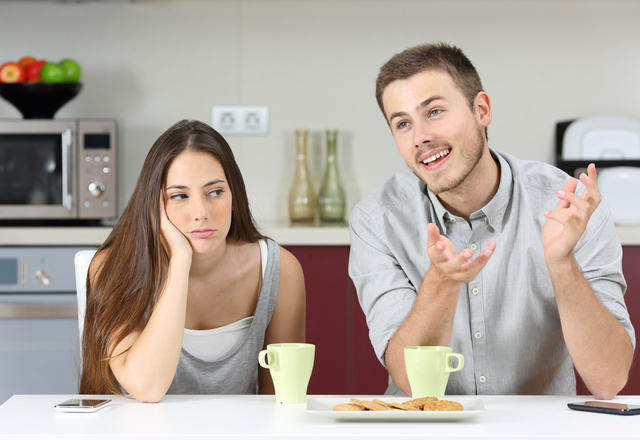 実はイラつかせているかも…女性が思う【夫のありがた迷惑な行動】4つ＜日常編＞