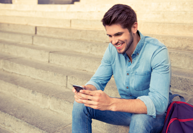 ずっと味方でいてね。「彼が落ち込んでいる時」に送りたいLINE