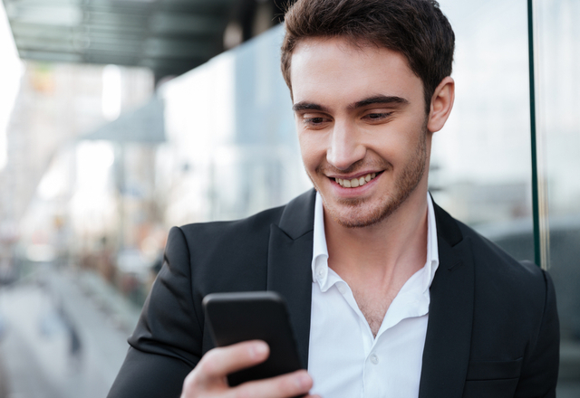 知ってて損なし♡男性が嬉しくなる「妻からのLINE」って？