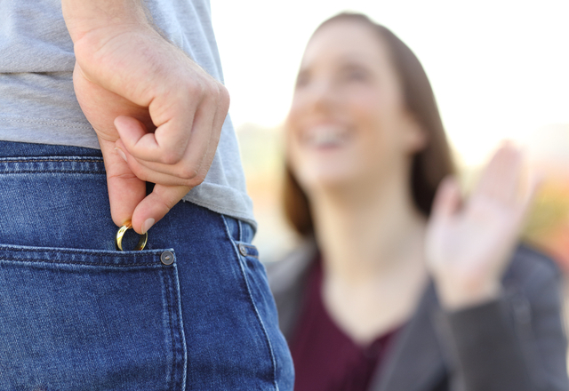こっそり見てみて！「浮気を繰り返しやすい」男性度チェック