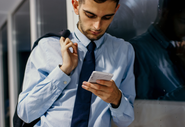 いつか破綻しそう…「せっかちすぎる男性」が送るLINEの特徴4つ