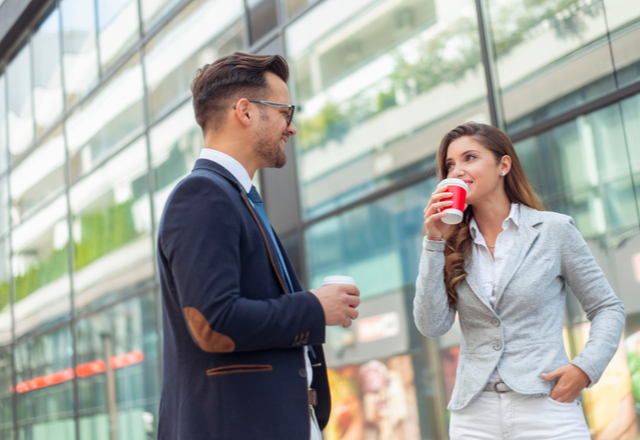 やっぱり比べちゃう…！大人の余裕を感じる「ステキな既婚者男性の共通点」