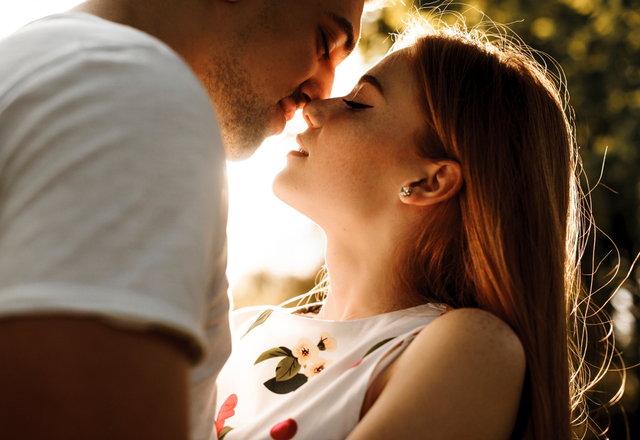 「俺のヨメかわいすぎ〜♡」夫が悶絶する【妻からのキスのおねだり】とは？