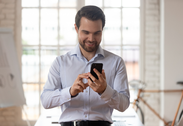 あなたはどっち？「先輩」から【好かれるLINE・嫌われるLINE】の違いとは