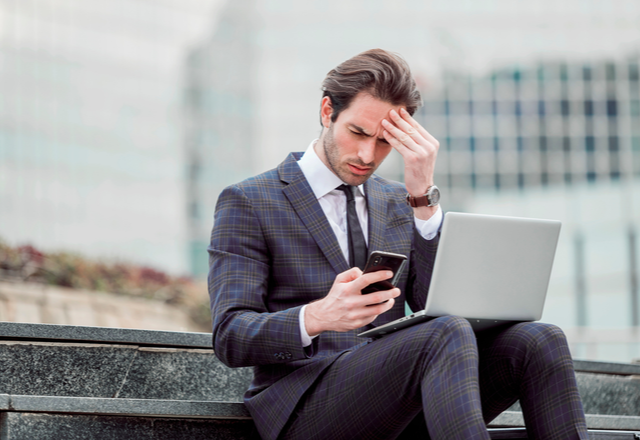 家に帰りたくない…夫が「しんどい」と感じる【妻からのプレッシャーLINE】