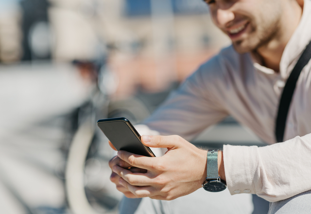 初めて言われた！男性が言われたいと思っている「褒めLINE」とは