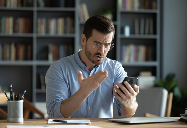 ブロックしようかな…男性が「非常識だな」と思う【女性からのLINE】4つ