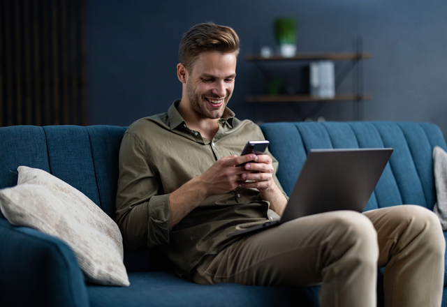 「俺の彼女になってくれ〜！！」男性が惚れる【モテ女子LINE】4つ