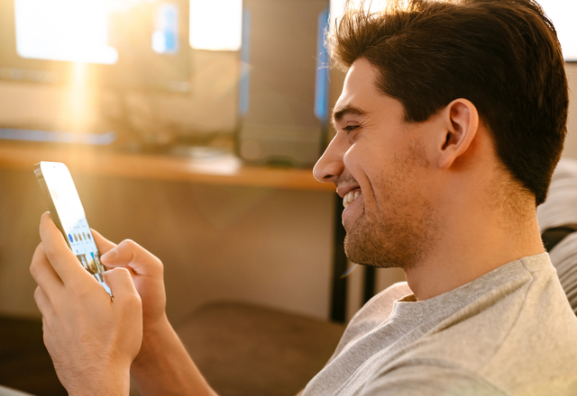 今すぐ返信します！女性が「すぐに返したくなるLINEの送り方」4つ