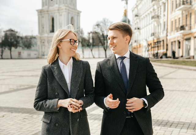 カッコよすぎて目を見れない…♡女性が思う「ステキな男性の共通点」4つ