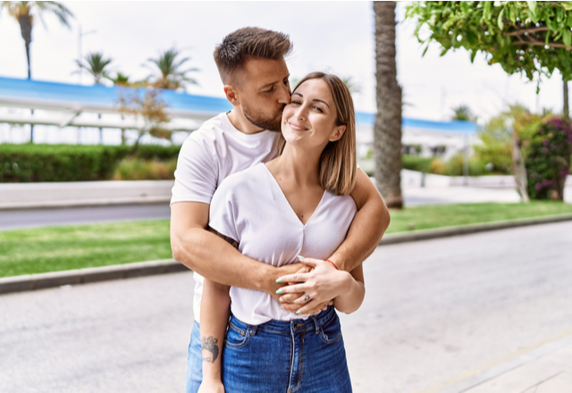 駆け引き上手？！男性が嫉妬しちゃう「最強モテテク」