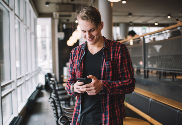 反則です♡男性がつい「ムラッ」としてしまう【女性からのLINE】って…？