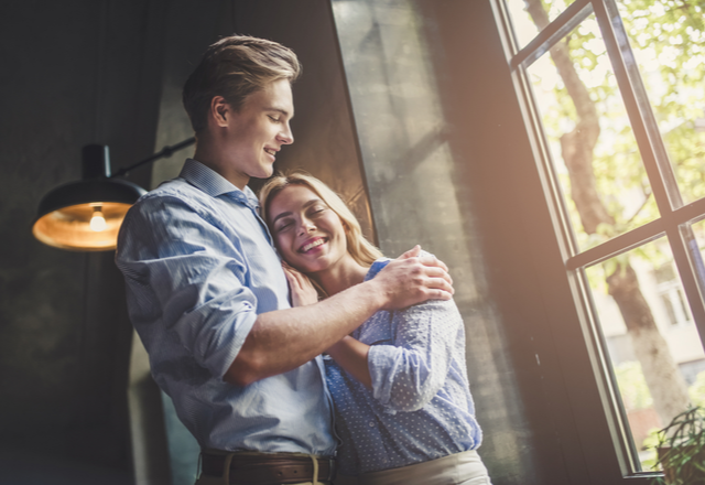 素敵すぎ…！女性が「紳士だな」と感じる【男性の言動】4つ