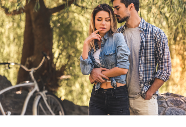 そのハグなんか…♡女性をゾクゾクさせる「男らしいハグの仕方」