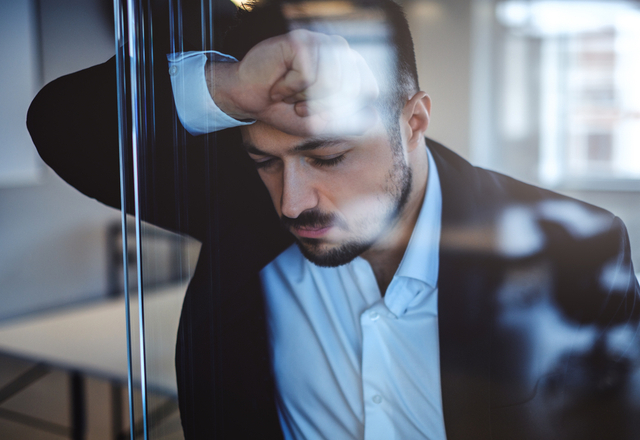 「怖すぎる…！」男性が恐怖を感じてしまう“束縛彼女のさりげない言動”とは