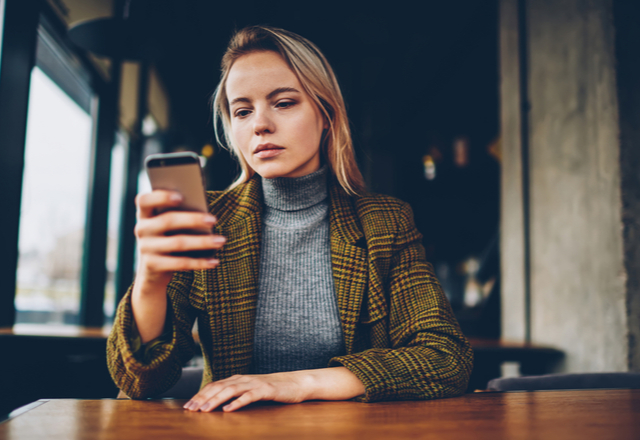 「この男、ほんと都合いいわ〜」女性が“遊びの男性にだけするLINE”4つ