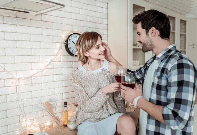 カッコイイだけじゃダメ！？女性が沼ってしまう【あざと可愛い男性】とは？