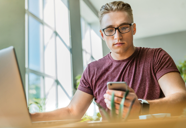 男性が思う【テンションが上がるLINE・下がるLINE】その決定的な違いとは