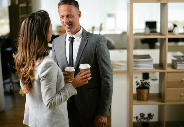 全世代を魅了する？！＜若い女性からもモテまくる40代男性＞の特徴4つ