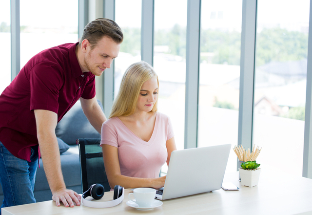 好き…♡思わずキュンとする男性からの「さりげない気遣い」会社編