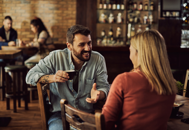 異性とサシ飲みは行く？行かない？男女で違う「浮気の境界線」をチェック
