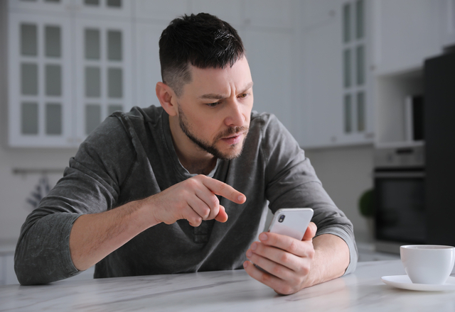 よくそんなLINE送れるな…彼が「別れを考えるLINE」送っていませんか？