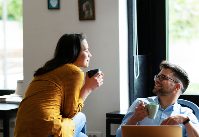 わざとしてるんだよ…？女性が「関係を進展させたい時」にすること4選