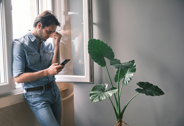 しんどすぎ…彼が「疲れ」を感じる“彼女からのめんどうLINE”4つ