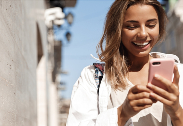 【女性心理】女性が“本命男性にだけ送るLINE”の共通点はコレだ！