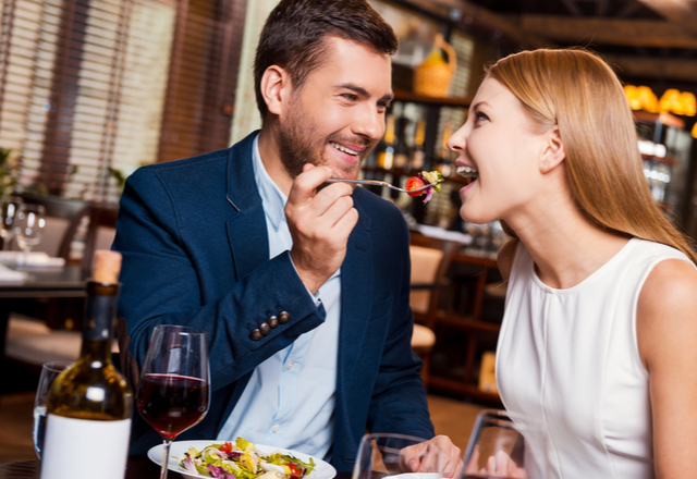 私のこと好きだったの！？多くの女性が気づかない＜奥手男子の脈ありサイン＞