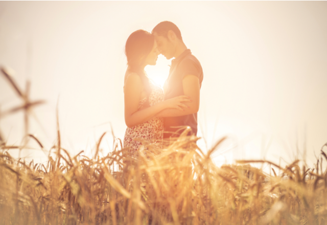 「もう興奮が止まらない…！」女性が思う【理想のキス】とは？