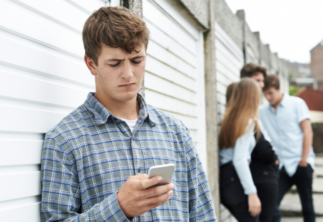 「ちょっと恋愛対象外かな…」男性がLINEで“女性として見られなくなる理由”