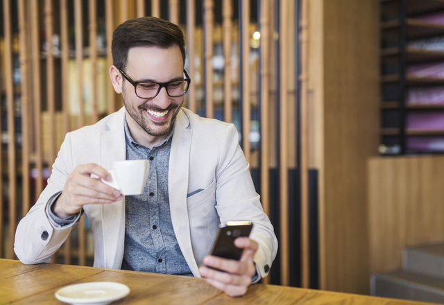 「それ反則です♡」男性がキュンキュンしちゃう「LINEでの褒め言葉」